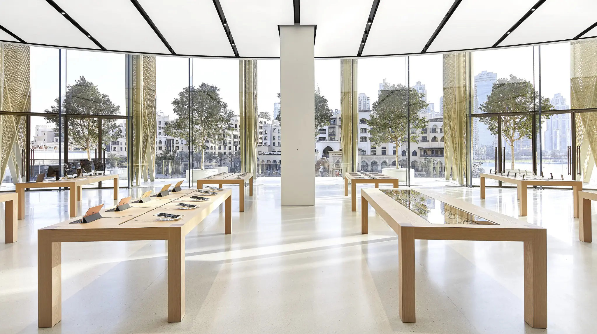 The Quiet Engine of an Apple Distributor in Dubai Behind Premium Digital Work