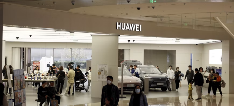 Huawei Distributor in Dubai: Smart Devices and Enterprise Networking Solutions.